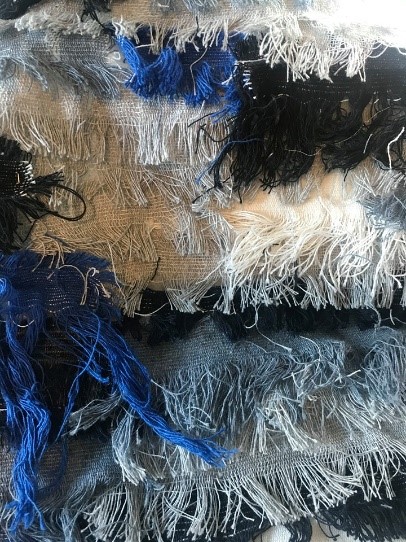 Creating the fabric from several frayed edges – Project going circular going cellulose