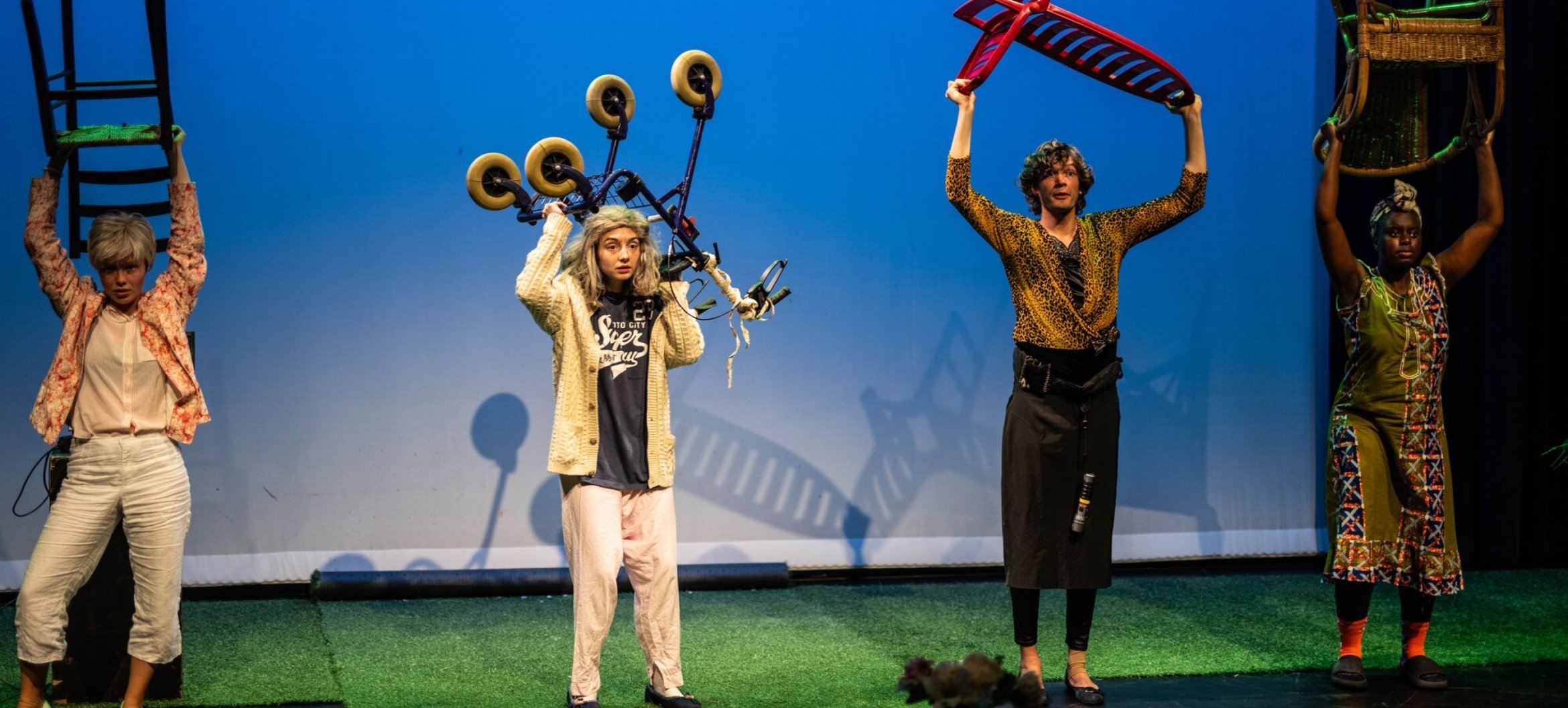Tweede jaar speelt door Jouman Fattal