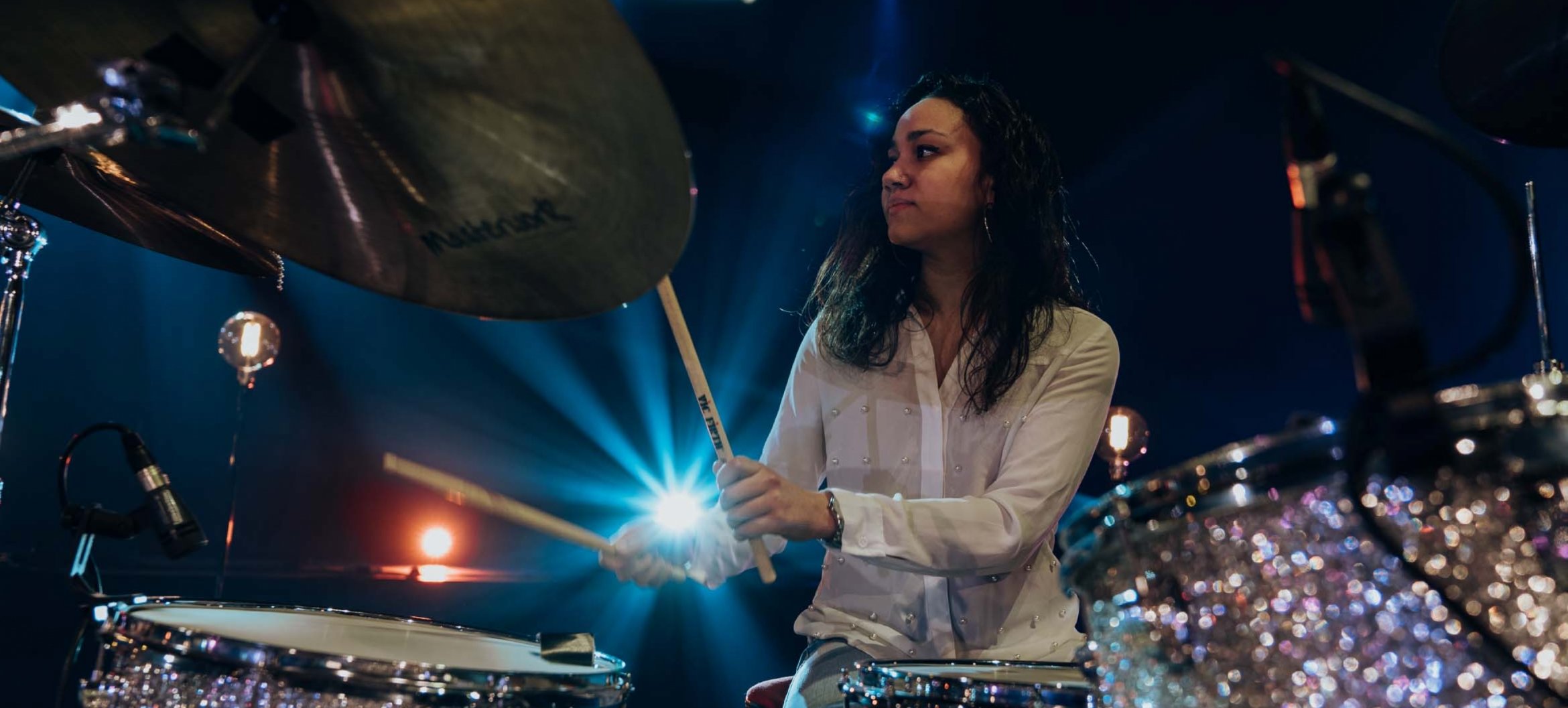 Zoë van Beek on drums
