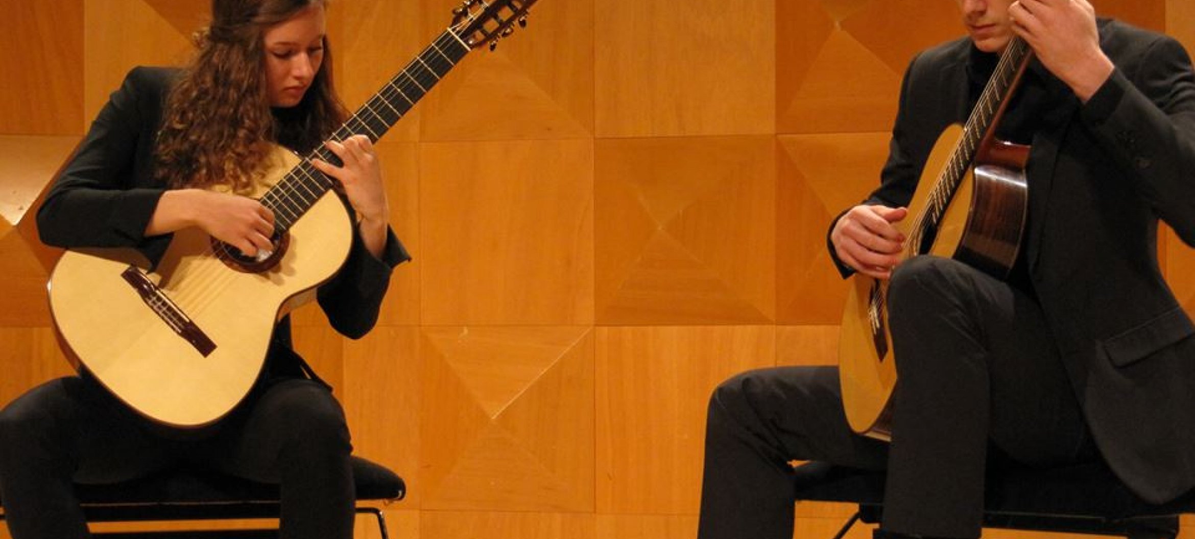 Marlot Hendriks en Koen Hutten, studenten gitaar Klassieke Muziek ArtEZ Conservatorium