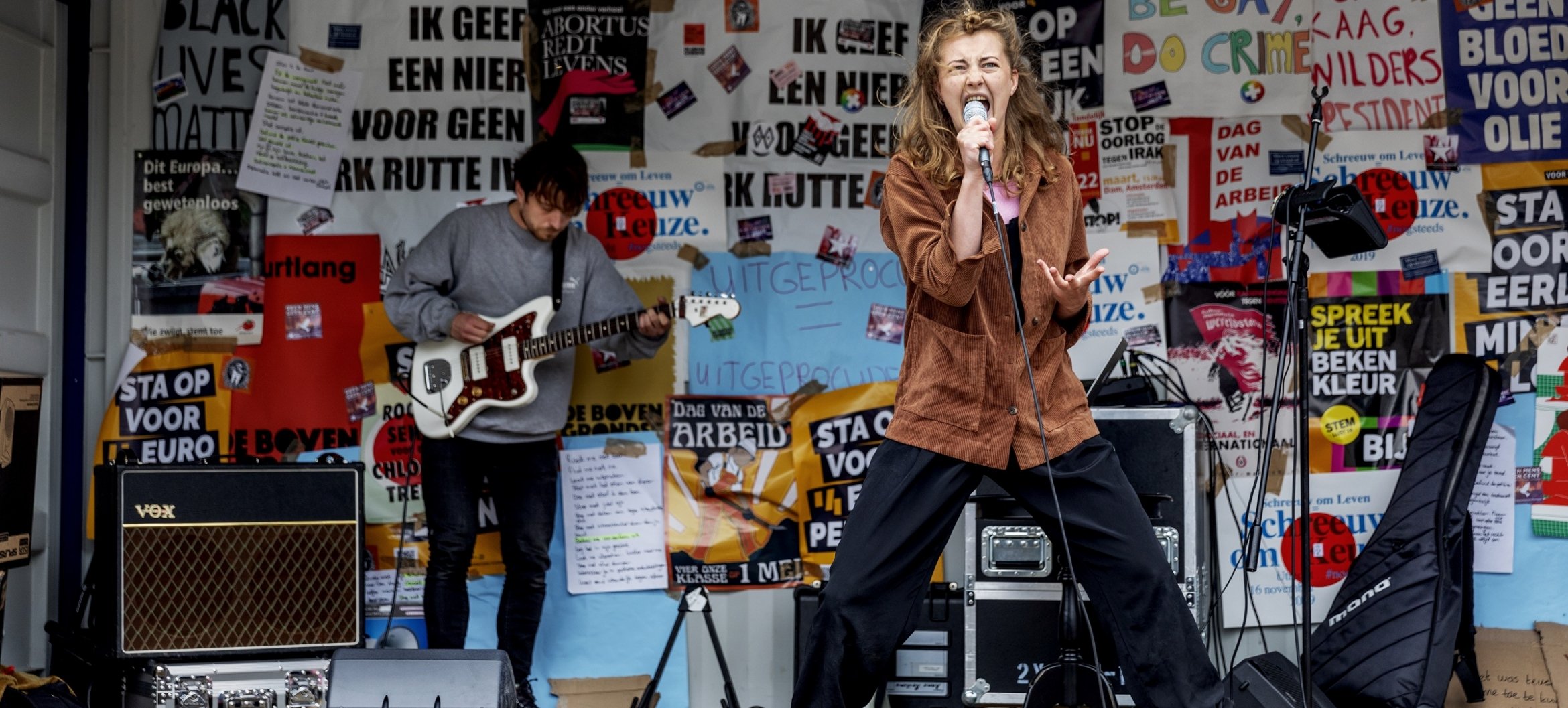 Anne Reitsma during her performance at Over het IJ Festival.