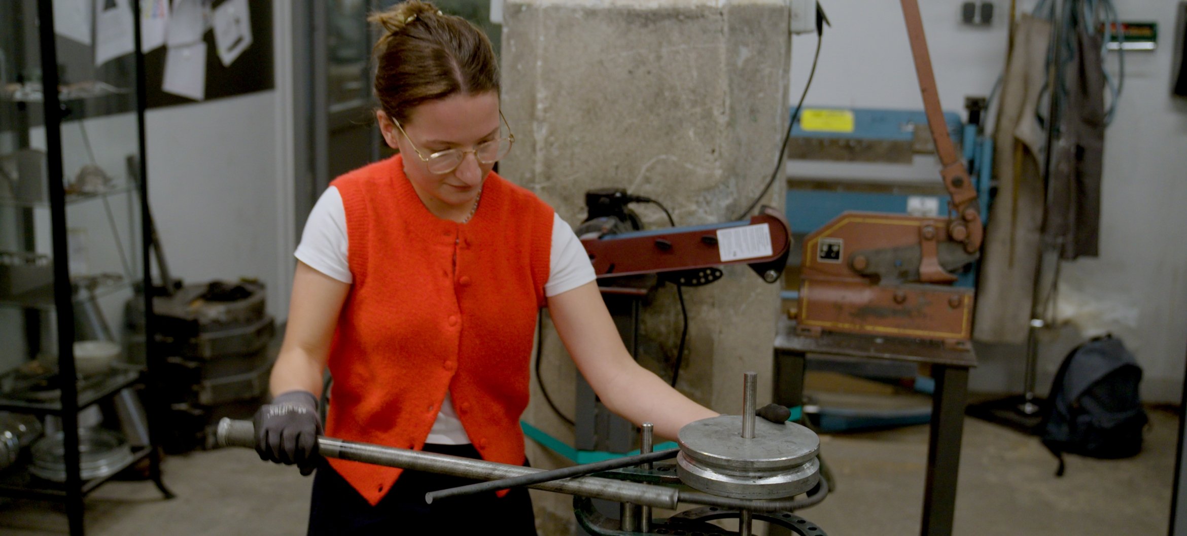 Making tension tangible: Hanne explores the force of metal
